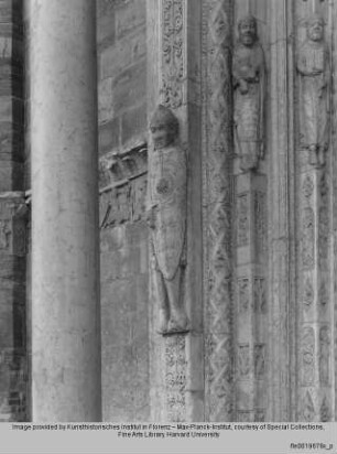 Hauptportal - Linkes Gewände