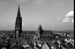 Freiburg i. Br.: Blick vom Schwabentor auf das Münster
