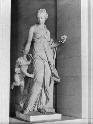 Drsden, Ständehaus, Statue der Flora, ehemals Palais Brühl