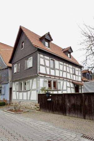 Wohnhaus; Wehrheim, Schillerstraße 15