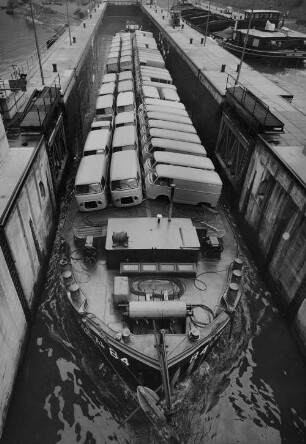 Archivfotografie "staedte_mannheim_haefen_neckar_13205"