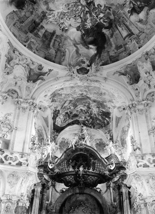 Hochaltar : Hochaltar. 1748/1750 (J. A. Feuchtmayer). Oberre Sbschluß gegen Deckenmalerei. Birnau (Uhldingen-Mühlhofen), Wallfahrtskirche Sankt Marien