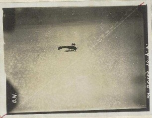 Flugplatz Lechfeld und L.V.G. Flugzeug (1800 m)