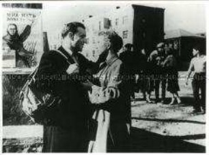 Szenenfoto aus dem sowjetischen Spielfilm "Das Haus in dem ich wohne" von 1957