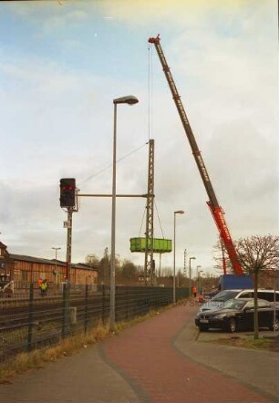 Bahnhof: Abtransport von Schutt
