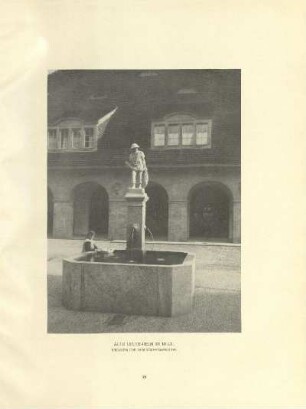 Alte Leute-Heim in Buch. Brunnen vor dem Küchengebäude