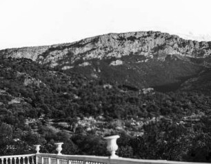 Das Gebirge bei Son Marroig : Blick von San Marroig auf das nahegelegene Gebirge
