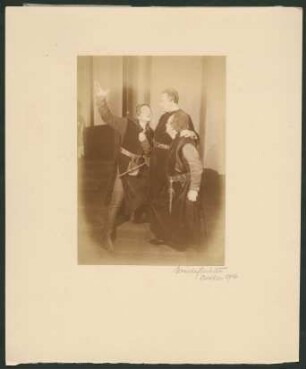 "König Heinrich IV." (1.Teil) von William Shakespeare. Szene mit Lothar Mehnert als Heinrich IV. Dresden: Schauspielhaus, Neueinstudierung 06.05.1926