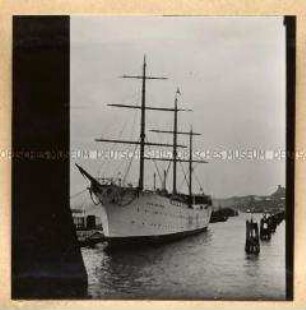 Schiff "Hein Godewind" in Hamburg