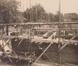 Maurer beim Hausbau, 1932