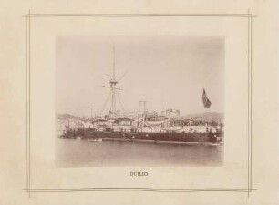 Kriegsschiff "Duilio" im Hafen von Genua