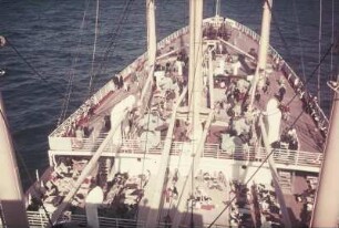 Bordleben. Oberdeck eines Passagierschiffes mit Passagieren