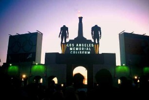 Vereinigte Staaten von Amerika (USA). Los Angeles. Sommerolympiade 1984. Eingang zum Olympia Stadion // Entrance of the Olympic stadium