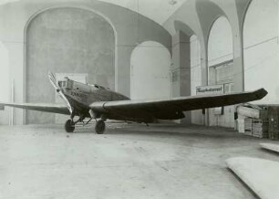 Städtischer Ausstellungspalast : Technikgeschichte | Grundlagen der Technik, Wissenschaft und Kultur | Technische Denkmale | Verkehrswesen | Verkehrsmittel | Junkers-Verkehrsflugzeug W33 Bremen