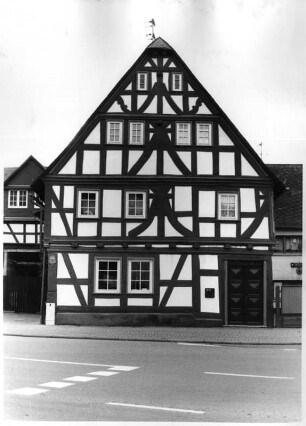 Leun, Wetzlarer Straße 3