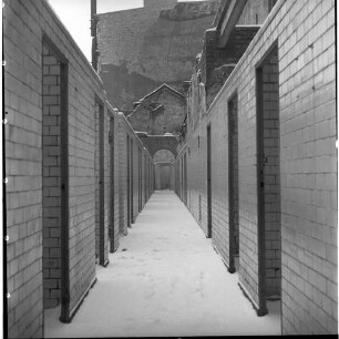 Negativ: Ruine, Dennewitzstraße 24, 1952