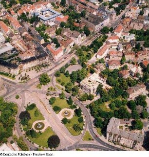 Dresden-Neustadt. Albertplatz, Alaunstraße und Bautzner Straße mit Kreuzung Rothenburger/ Hoyerswerdaer Straße. Luftbild-Schrägaufnahme von Westsüdwesten
