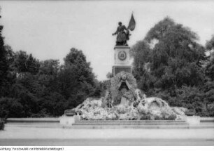 Friedhöfe, Gräber gefallener Soldaten der Sojetwarmee, Juni 1958