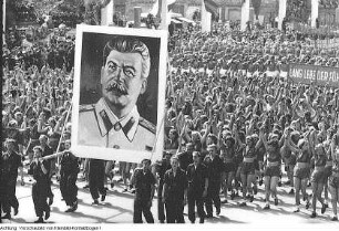 Berlin, 3. Weltfestspiele der Jugend und Studenten, Sportlerparade, August 1951