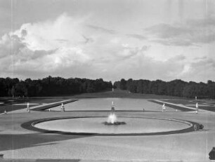 Canal und rundes Bassin