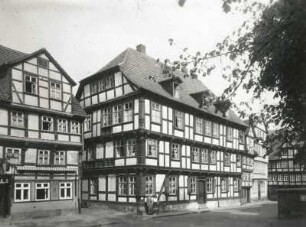 Hannoversch Münden. Typische niedersächsische Fachwerkbauten mit Holzschnitzereien