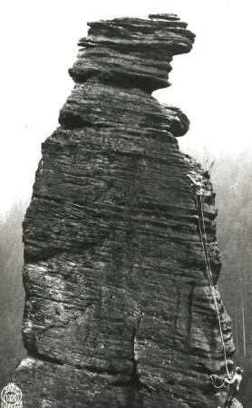 Sächsische Schweiz, Bielatal. Spannagelturm. Seilschaft Carl Rau an der Nordwestkante (Perrykante, VIIb [VIIc])