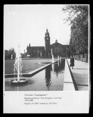 Hauptbahnhof — Empfangsgebäude