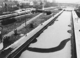 Schleuse Koblenz/Mosel bei Eisgang