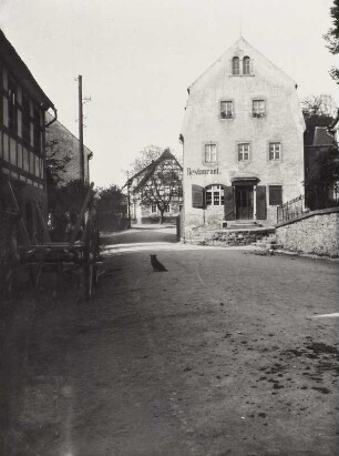 Wohnhaus mit Restaurant
