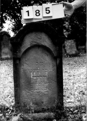 Grabstein 185