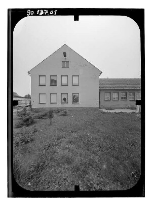 Zarrentin, Rosenstraße 27. Fritz-Reuter-Oberschule (um 1965). Teilansicht von Norden