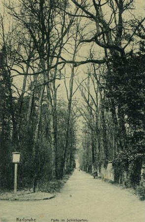 Postkartenalbum mit Motiven von Karlsruhe. "Karlsruhe. Schloss mit Schlossgarten". Schlossturm mit Schlossgarten