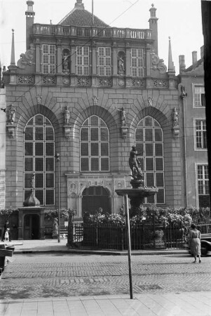 Neptun-Brunnen : Der Neptun-Brunnen in Danzig.