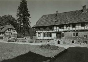 Rodeberg, Kloster Zella : Rodeberg. Kloster Zella (ehemaliges Benediktiner-Nonnen-Kloster, 12. Jahrhundert), heute evangelisches Alten- und Pflegeheim. Ehemalige Propstei (Fachwerkhaus 1606)