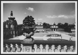 Dresden, Zwinger : Dresden-Altstadt. Zwinger (1709/1728; M. D. Pöppelmann). Zwingerhof gegen Wallpavillon