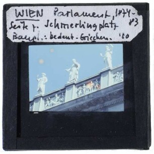 Wien, Parlamentsgebäude : Seite zu Schmerlingsplatz, Bauplastik: bedeutende Griechen