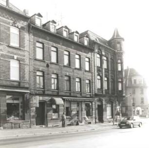Reichenbach (Vogtland), Greizer Straße 4. Wohnhaus mit Laden (um 1900). Straßenansicht