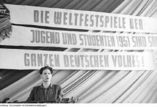 Dresden. Landesausschuss der Nationalen Front, der zum Kampf für die deutsche Einheit aufrief. Anwesend: Wilhelm Koenen und Otto Buchwitz, März 1951