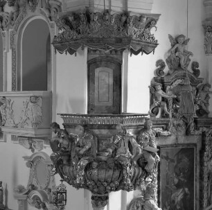 Kanzel mit Evangelistenfiguren — Kanzelkorb