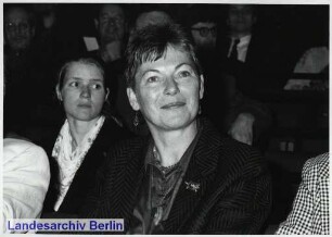 "Kunstpreis Berlin" 1991 und "Will-Grohmann- Preis" 1990; Verleihung in der Akademie der Künste, Hanseatenweg 10 (Tiergarten)