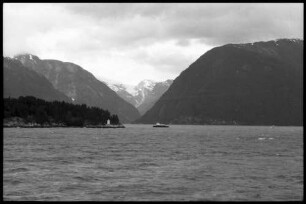 Balestrand: Berge mit Jostefonn