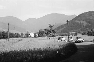 Staufen: Münstertalstraße mit Blick zum Belchen bei Staufen