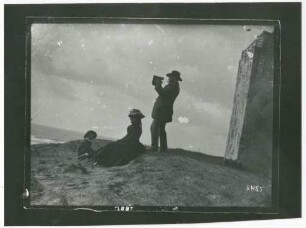 Dr. Paul Eduard Liesegang mit der Künstler-Kamera in Katwijk