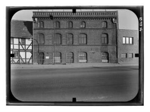 Wismar-Altstadt, Runde Grube. Speichergebäude. Straßenfront