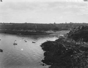 Segelboote : Boote ankern in einer Bucht zwischen Cancale und Gap Grouin.