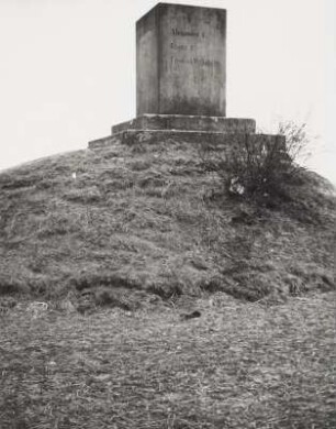 Leipzig, Wachtberg : Denkmal auf dem Wachtberg/Kleiner Monarchenhügel (zur Erinnerung an den 16. Oktober 1813)
