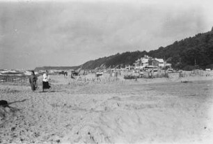 Ostseestrand : Menschen am Ostseestrand.