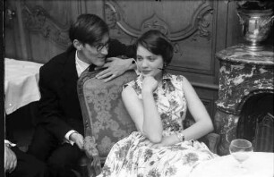 Donaueschingen: Donaueschinger Musiktage; Schloss Donaueschingen; Empfang im Schloss; Wilh. Killmayer und Lieselotte Ebnet