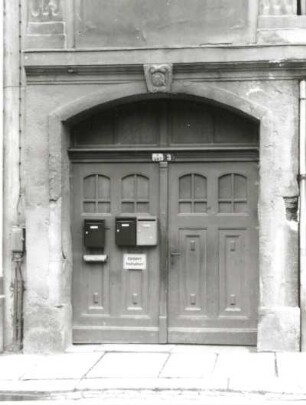 Markneukirchen, Breite Straße 3. Wohn-und Geschäftshaus (um 1910). Tor