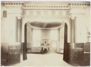 Artushof, Heidelberg: Blick in den Kuppelsaal mit Kamin